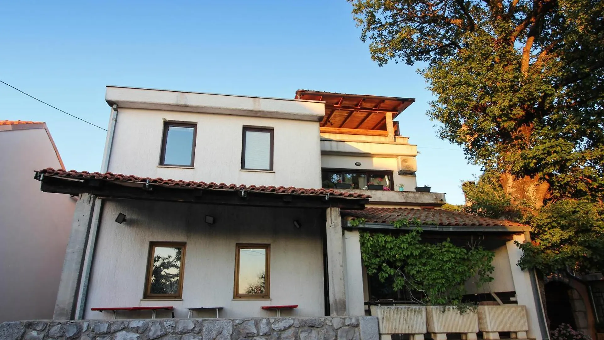 2 Bedroom Stunning Apartment In Jakov Polje contacts